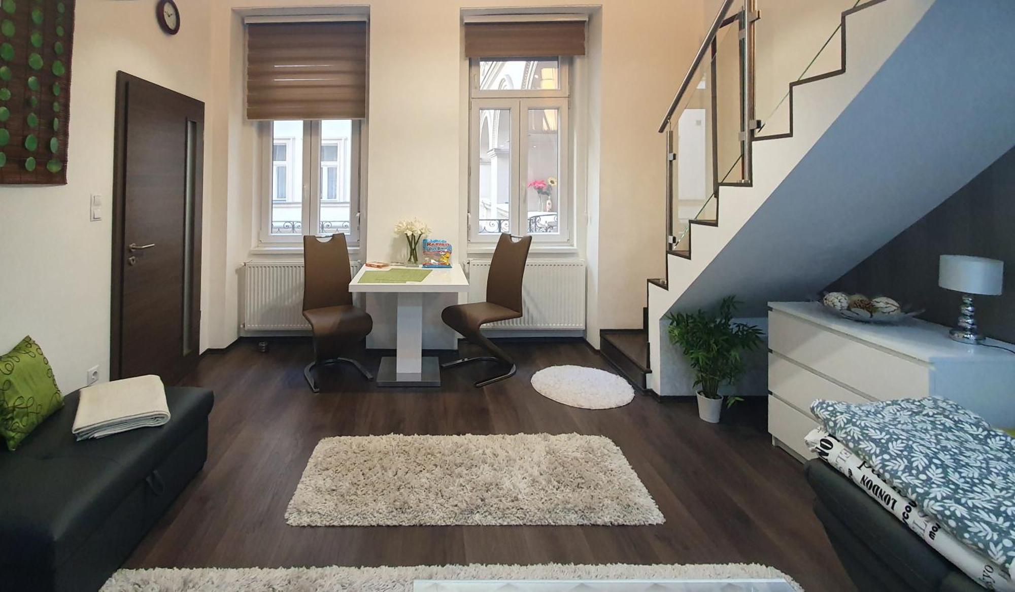 Central Deluxe Apartment *