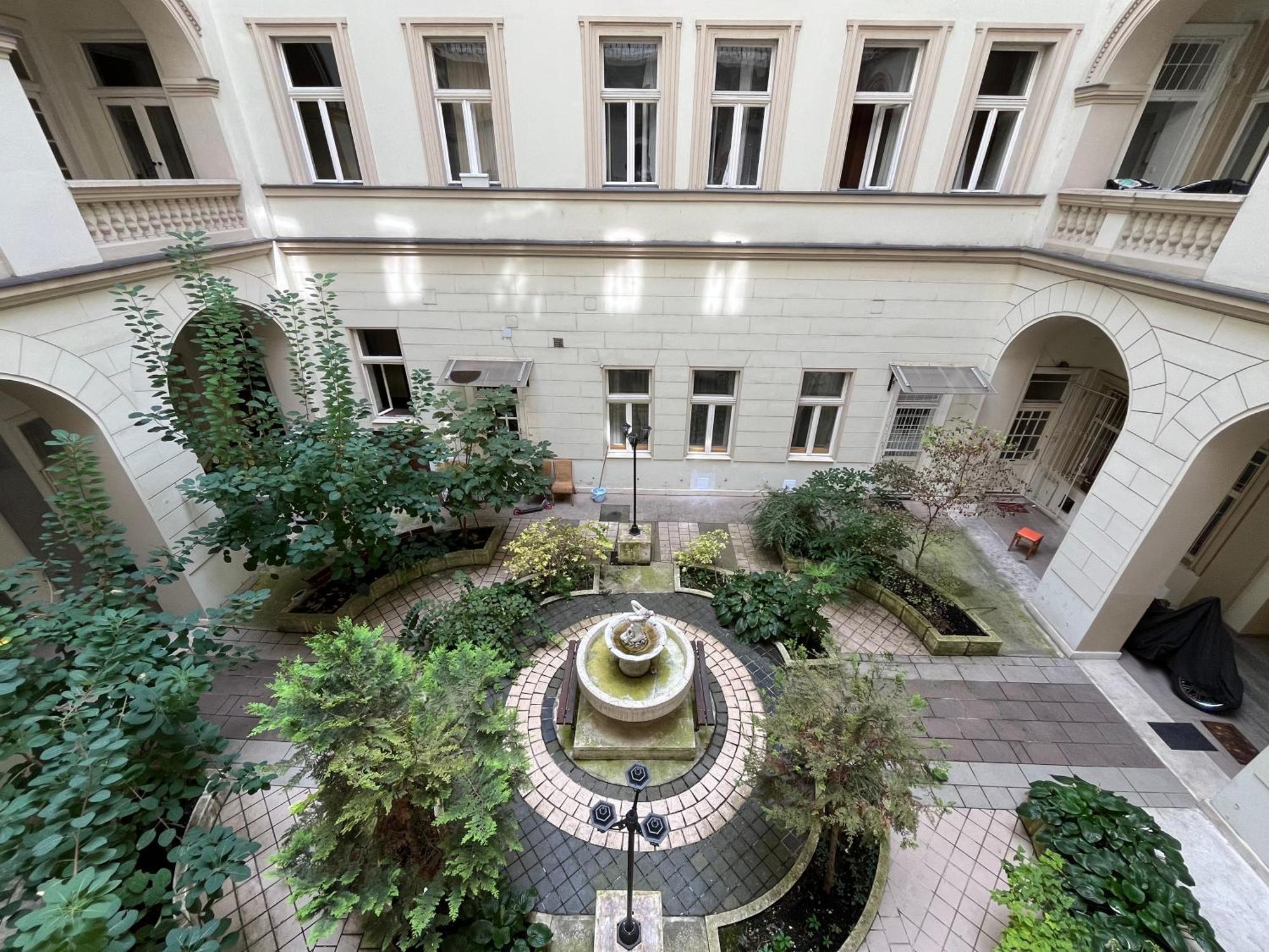 Central Deluxe Budapest
